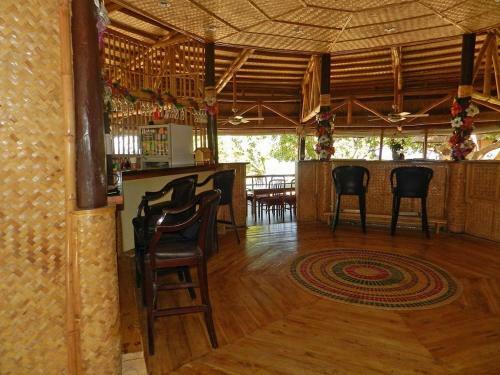 Hotel Cashew Grove Beach Resort