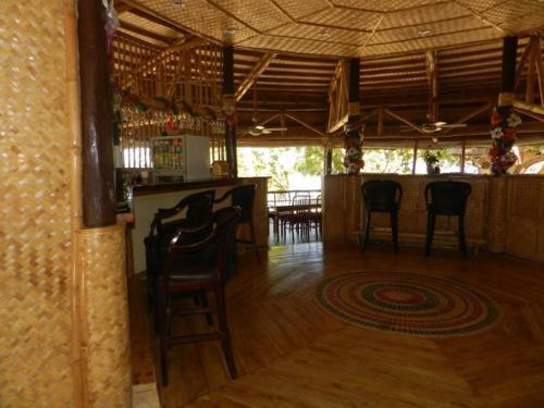Hotel Cashew Grove Beach Resort