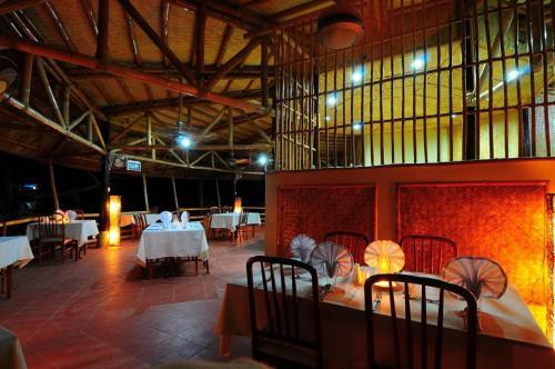 Hotel Cashew Grove Beach Resort