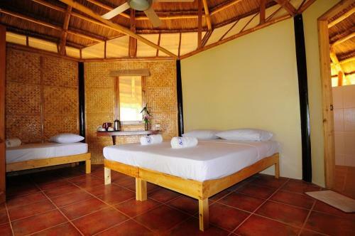 Hotel Cashew Grove Beach Resort