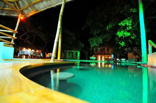 Hotel Cashew Grove Beach Resort