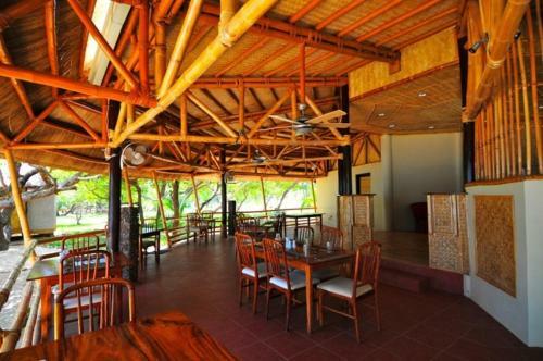 Hotel Cashew Grove Beach Resort