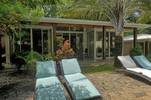 The Breeze Hotel & Villas