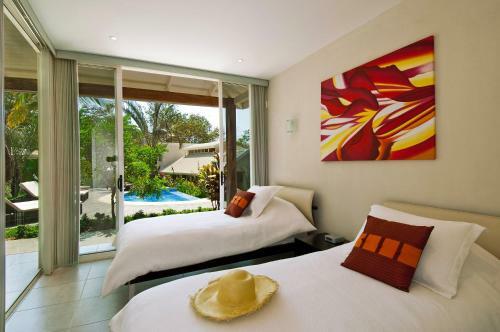 The Breeze Hotel & Villas