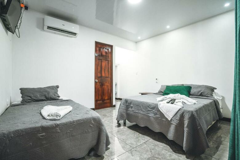 Hotel Hoja De Oro Corcovado