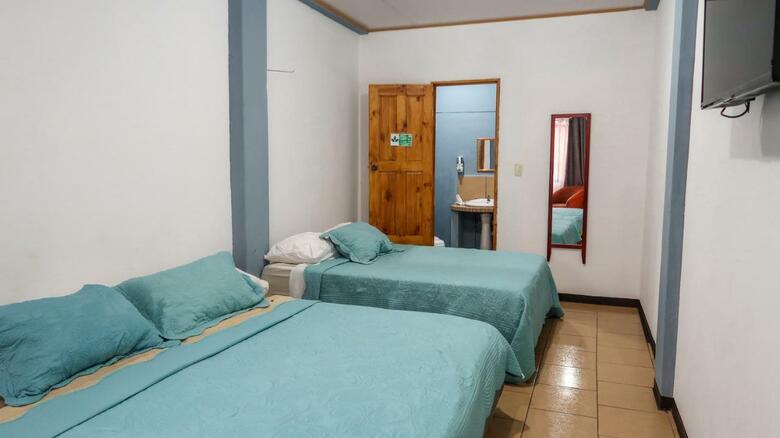 Hotel Hoja De Oro Corcovado