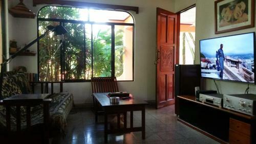 Bed & Breakfast Embassy House
