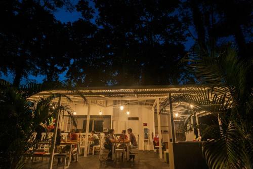 Hotel Jaguar Inn Bungalows & Hostel