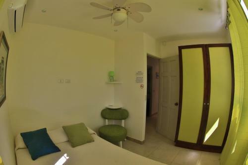 La Paz, Flamingo Beach Apartment