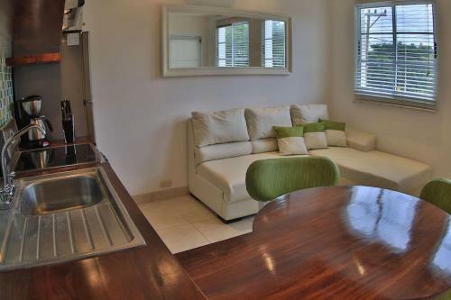 La Paz, Flamingo Beach Apartment