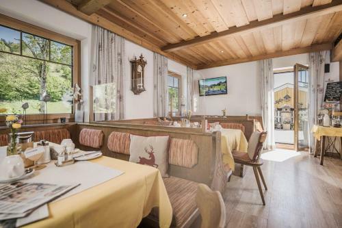 Hostal Caf� Pension Koller