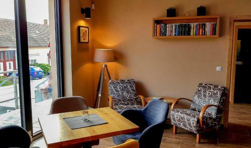 Hostal Apartm�n Kobyl�