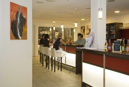 Matchpoint Hotel