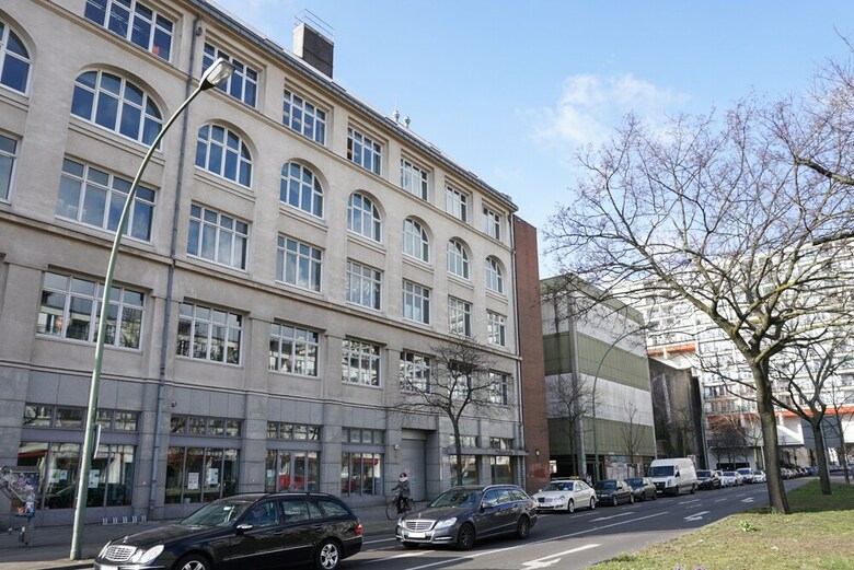 Design Hostel P182