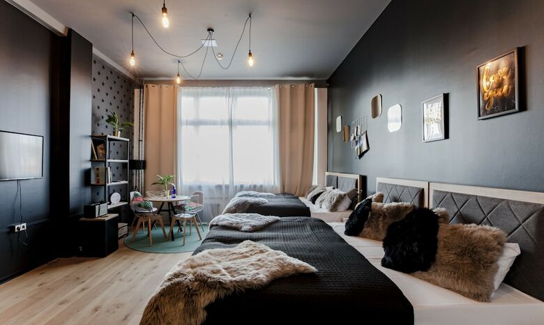 Design Hostel P182
