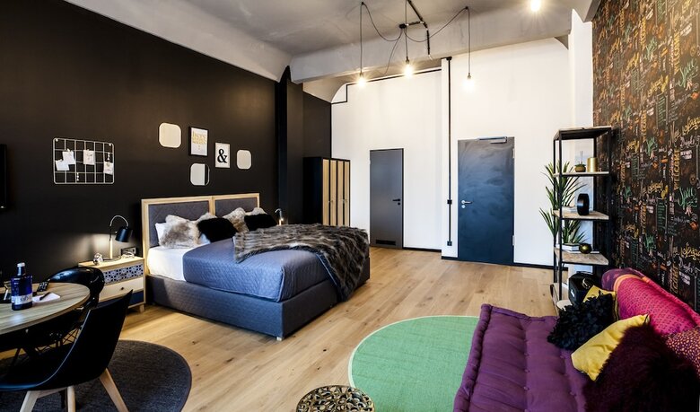 Design Hostel P182