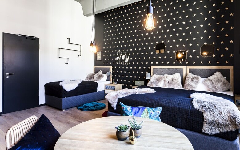 Design Hostel P182