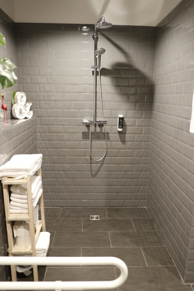 Design Hostel P182