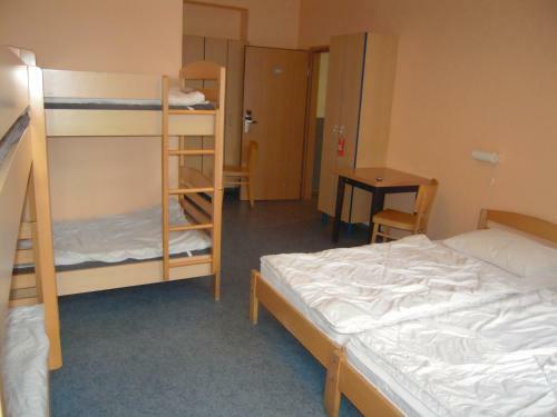 Happy Go Lucky Hotel + Hostel Sch�neberg