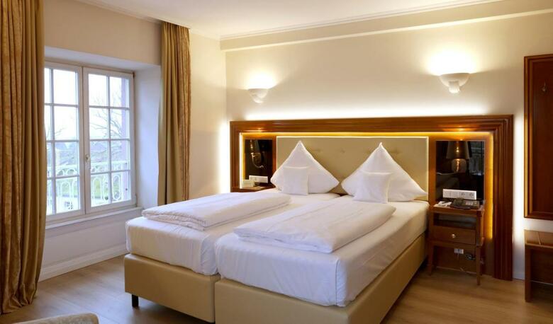 Hotel Schloss Edesheim