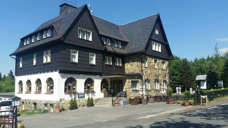 Landhotel "wettin"