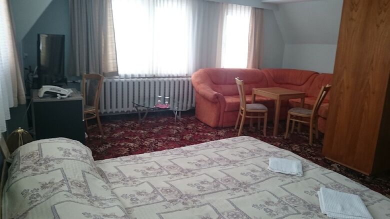Landhotel "wettin"