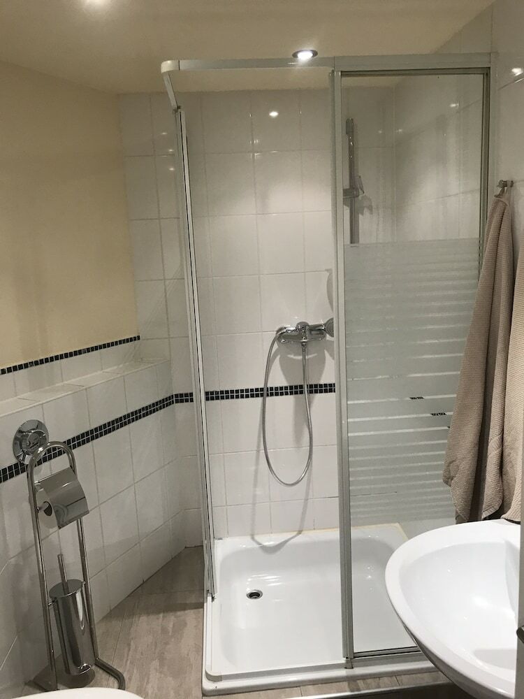 Hostal Pension Bahnstrasse