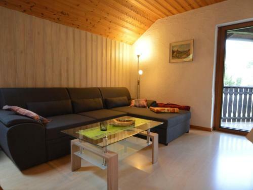 Cozy Apartment In Springiersbach With Balcony
