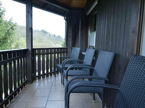 Cozy Apartment In Springiersbach With Balcony