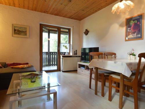 Cozy Apartment In Springiersbach With Balcony