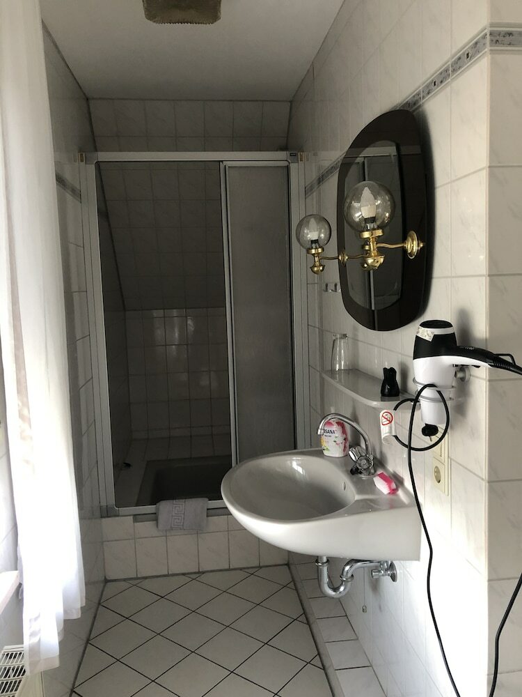 Hostal Pension Ottenheide