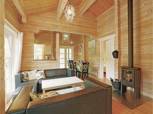 Three-bedroom Holiday Home In Aakirkeby