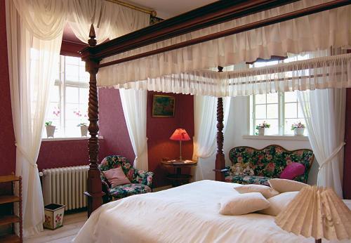 Hotel Broholm Castle