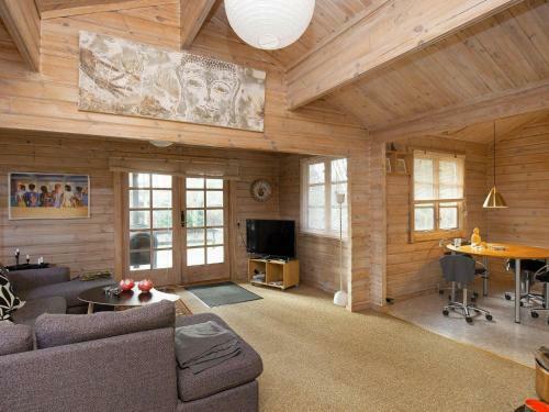 Three-bedroom Holiday Home In Grevinge 1