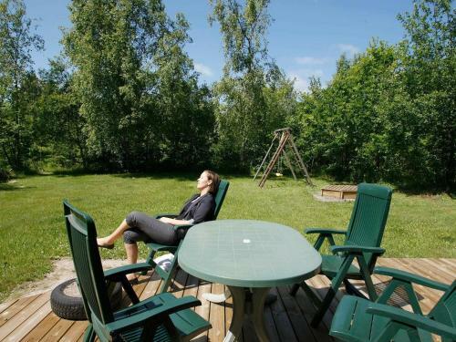 Three-bedroom Holiday Home In Roslev 9