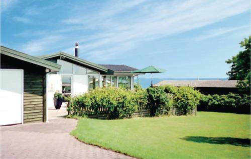 Three-bedroom Holiday Home In Ebberup