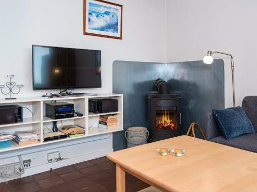 Three-bedroom Holiday Home In Henne