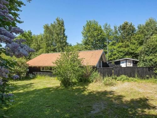 Three-bedroom Holiday Home In Hojby