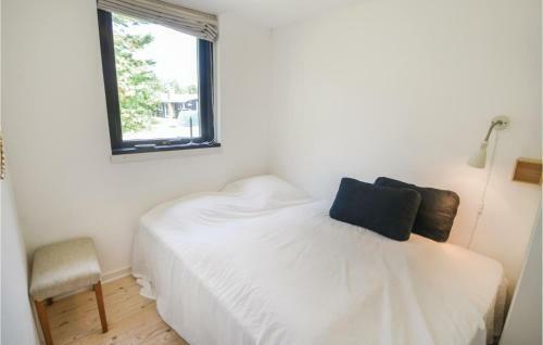 Three-bedroom Holiday Home In Knebel