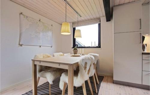 Three-bedroom Holiday Home In Knebel