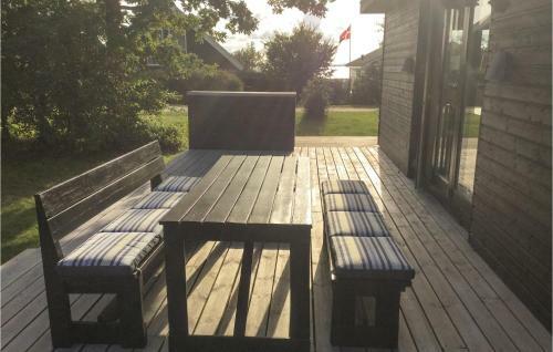 Three-bedroom Holiday Home In Knebel