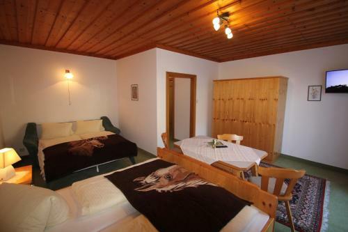 Hostal Pension Hubertushof Beim R�merbad