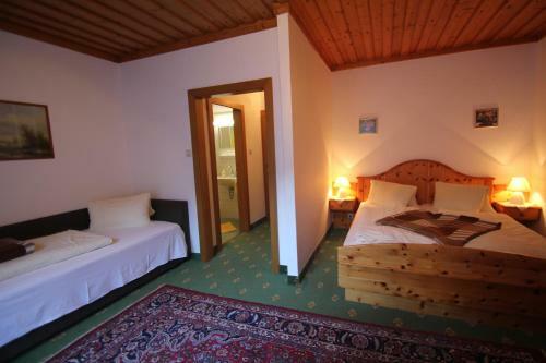 Hostal Pension Hubertushof Beim R�merbad