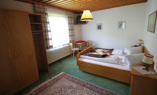 Hostal Pension Hubertushof Beim R�merbad