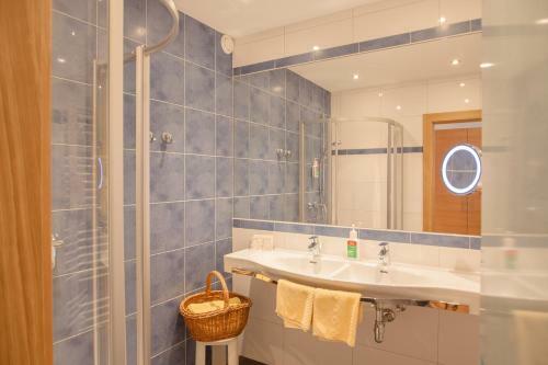 Harmony's Hotel Pr�gant