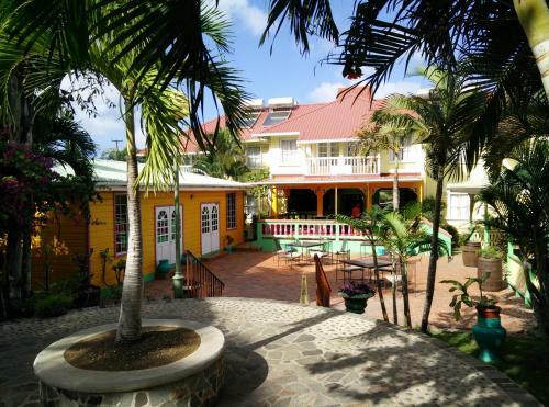 Hotel Coco Palm