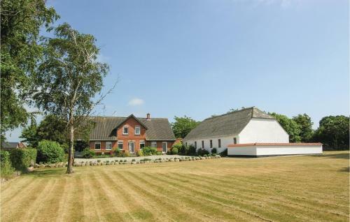 Four-bedroom Holiday Home In Humble
