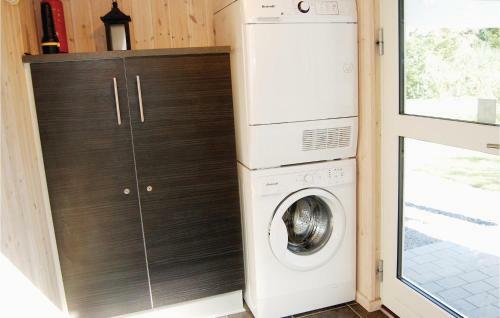 Holiday Home Rodby 24 With Hot Tub