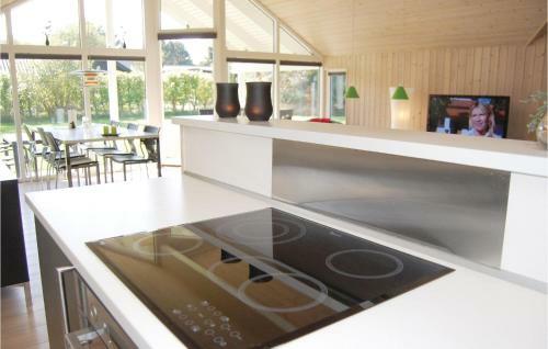 Holiday Home Rodby 24 With Hot Tub
