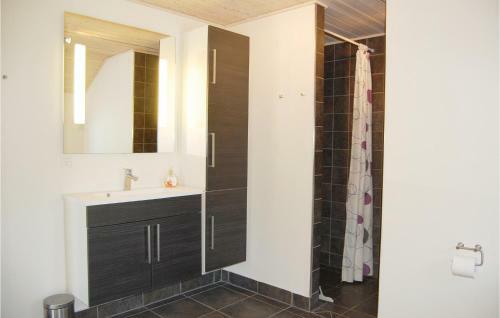 Holiday Home Rodby 24 With Hot Tub